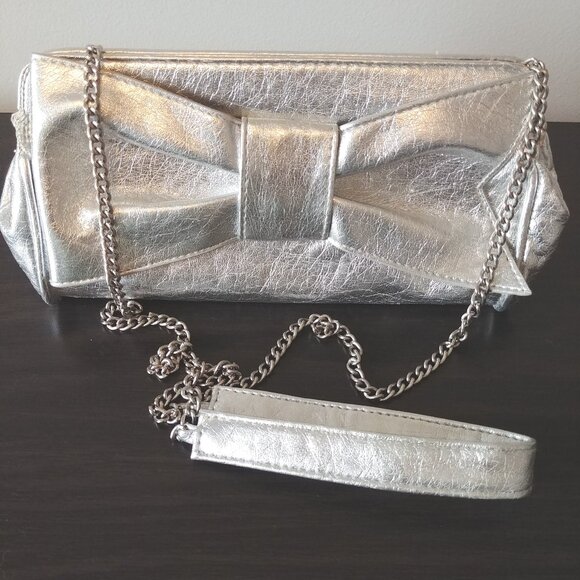 Le Chateau Silver Clutch, 10 x 5in. Pink satin inside with pocket,Good Condition - Picture 1 of 4